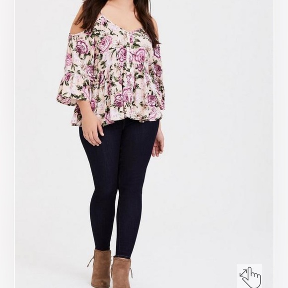 Torrid Babydoll Cold Shoulder Top Size 3 - Picture 3 of 5